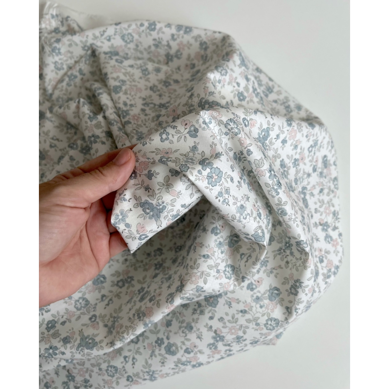June - Popeline de coton douce BIO imprimé fleuri bleu et rose Tissus issus de l'agriculture biologique  - 7