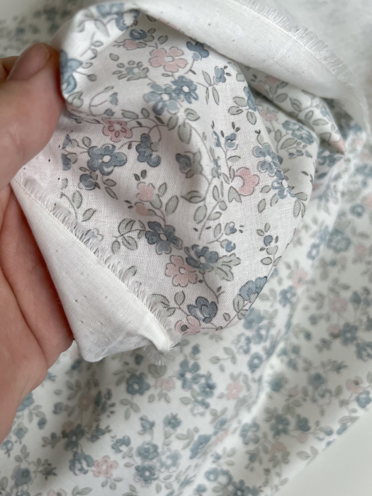 June - Popeline de coton douce BIO imprimé fleuri bleu et rose Tissus issus de l'agriculture biologique  - 9