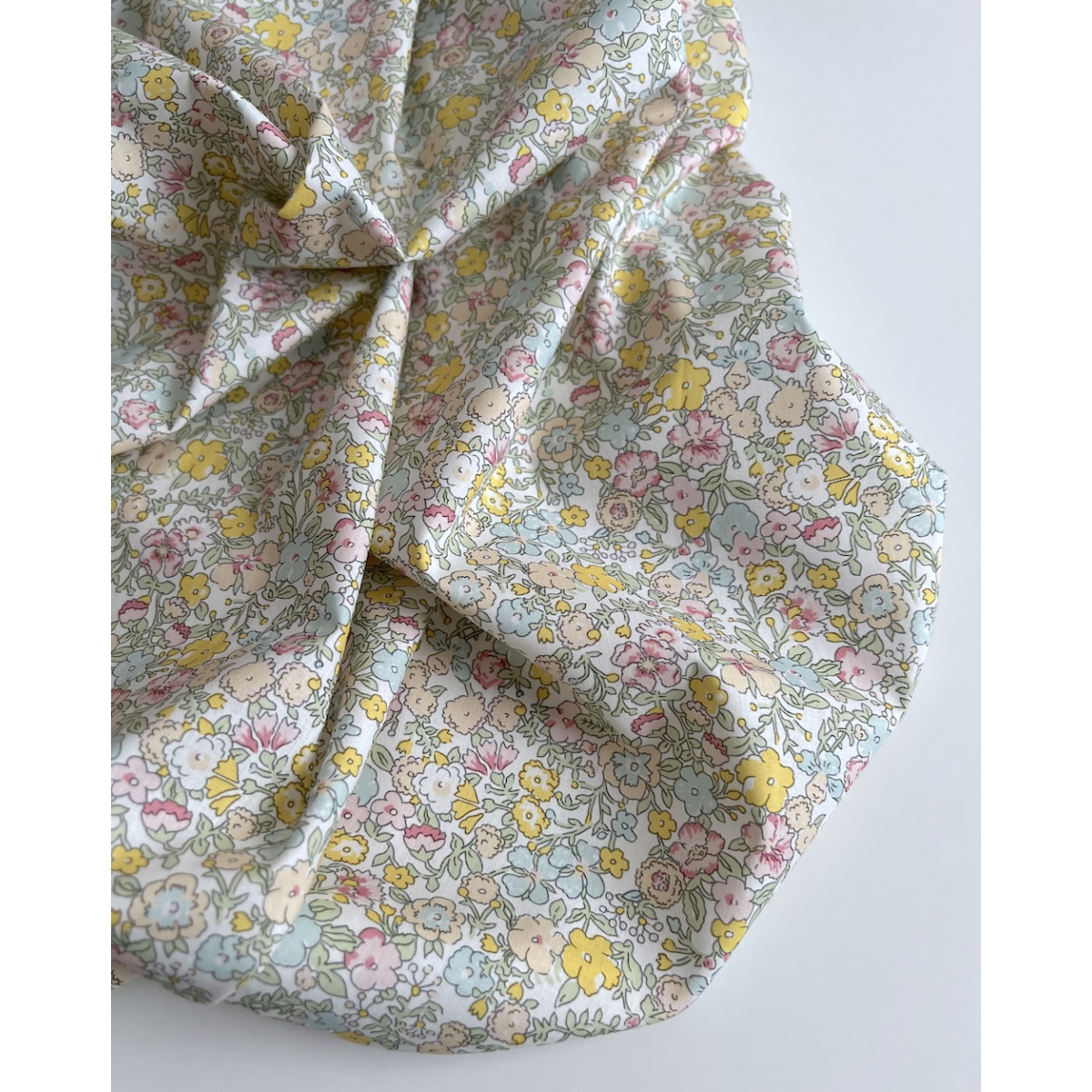 Ophelie - Popeline de coton douce BIO imprimé fleuri jaune, vert, bleu Tissus issus de l'agriculture biologique  - 3