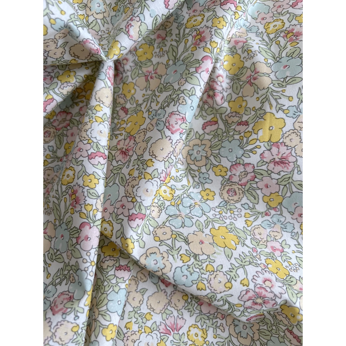 Ophelie - Popeline de coton douce BIO imprimé fleuri jaune, vert, bleu Tissus issus de l'agriculture biologique  - 4