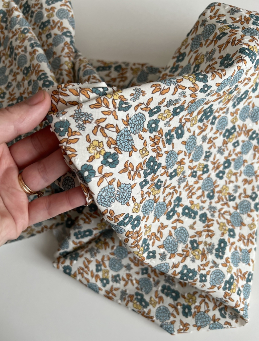 Néolie - Plumetis de coton parme imprimé fleuri cuivre et bleu Tissus issus de l'agriculture biologique  - 4