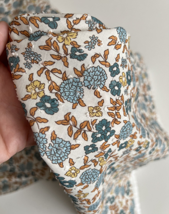 Néolie - Plumetis de coton parme imprimé fleuri cuivre et bleu Tissus issus de l'agriculture biologique  - 5