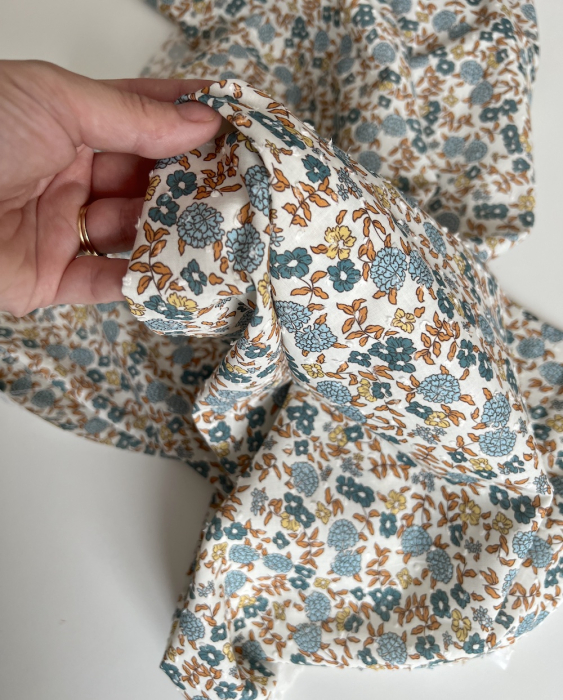 Néolie - Plumetis de coton parme imprimé fleuri cuivre et bleu Tissus issus de l'agriculture biologique  - 8