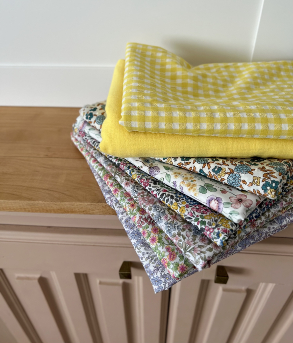 Annette - Batiste de coton SILKYNE à imprimé fleuri citronné Tissus issus de l'agriculture biologique  - 2