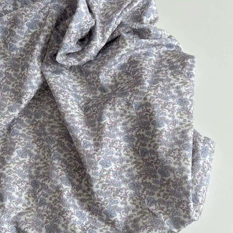 Svetlana - Batiste de coton SILKYNE à imprimé fleuri Tissus issus de l'agriculture biologique  - 1