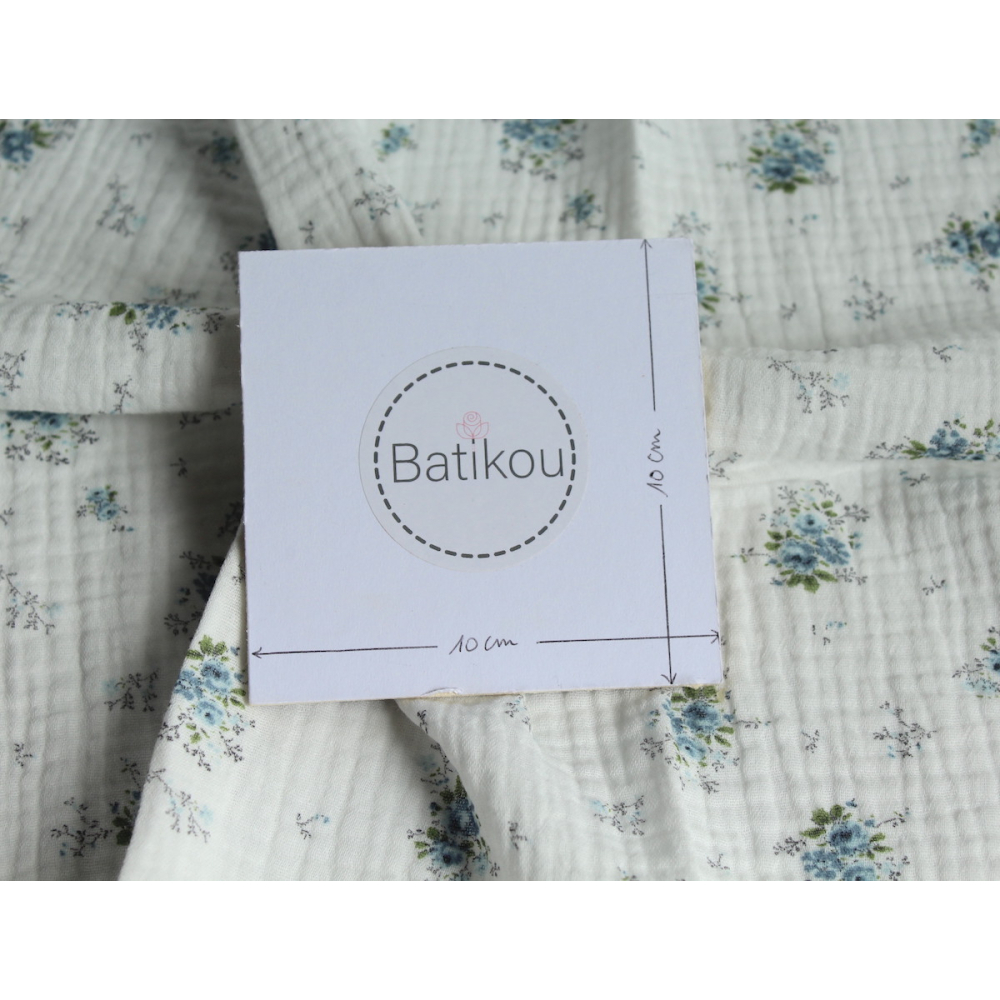 Romance - Double gaze de coton BIO blanc cassé motif exclusif bouquet romantique bleu