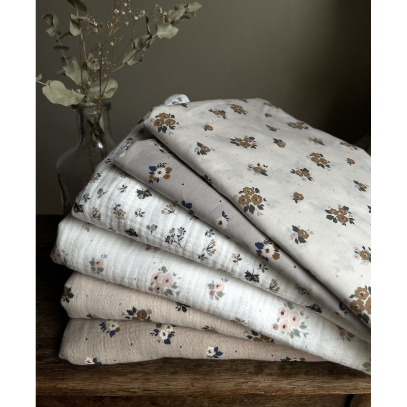 Double gaze de coton BIO blanc motif exclusif Grey Tissus issus de l'agriculture biologique  - 2