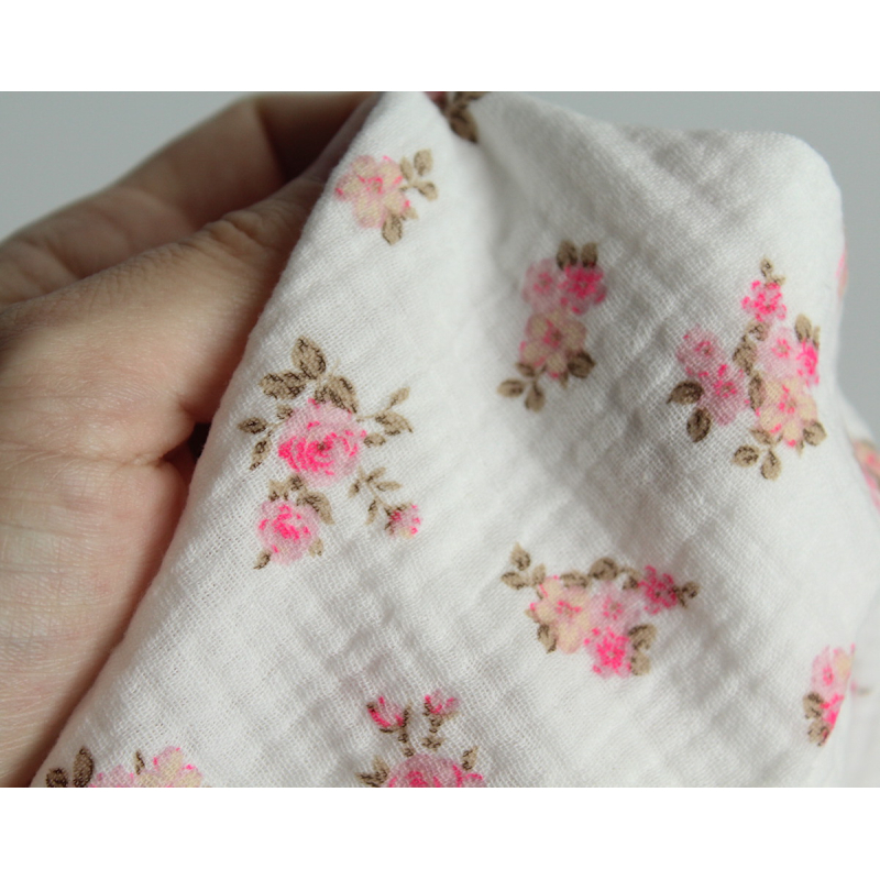 Sara - Double gaze de coton BIO blanc cassé motif exclusif bouquets fluo Tissus issus de l'agriculture biologique  - 5