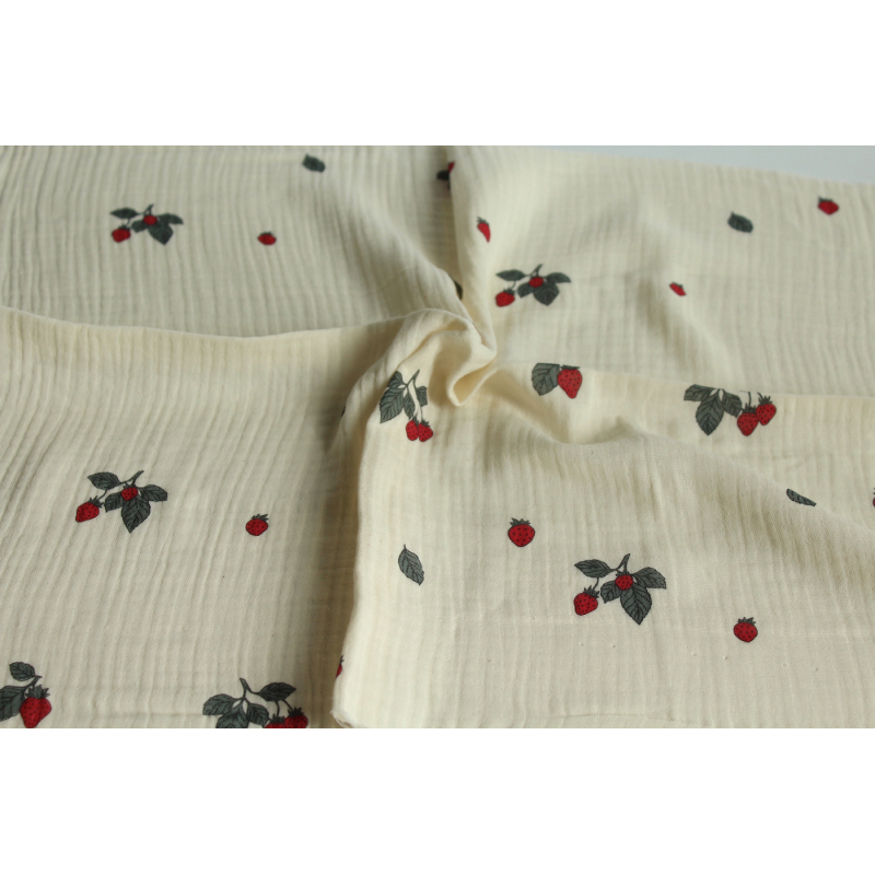 Double gaze de coton BIO écru motif exclusif fraises
