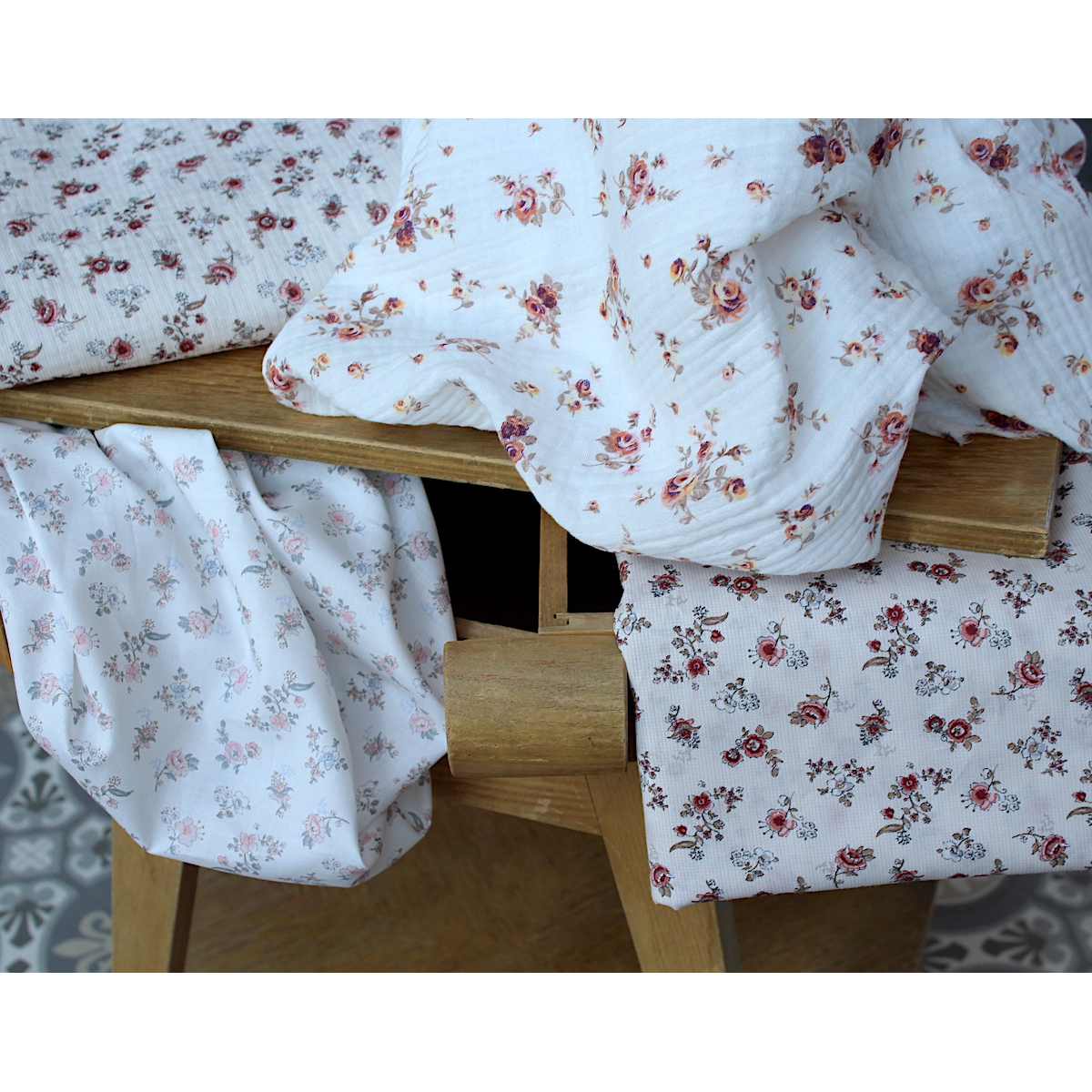 Emma - Double gaze de coton BIO motif exclusif romantique vintage Emma - Double gaze de coton BIO motif exclusif romantique vintage