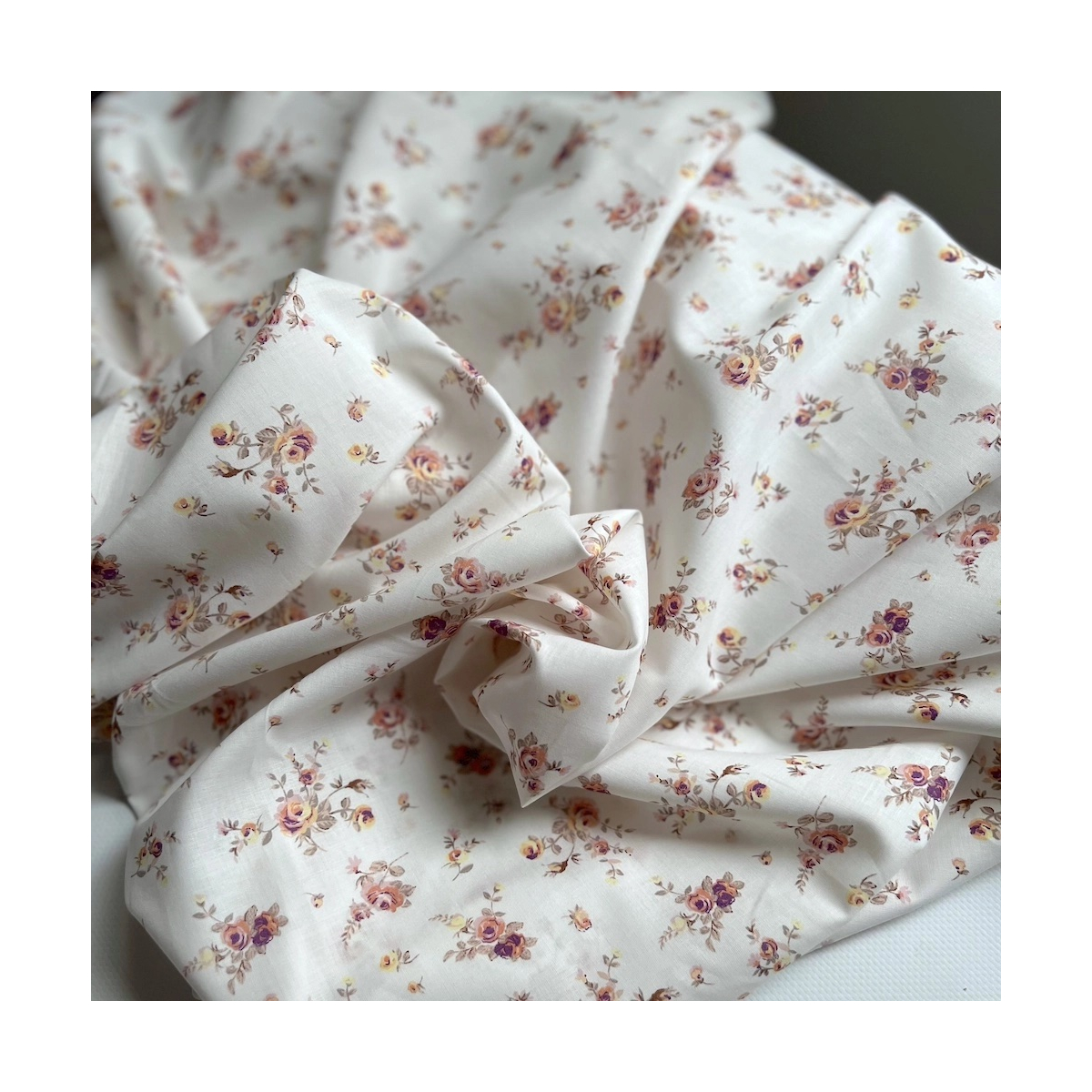 Nina - Batiste de coton Silkyne BIO imprimé exclusif Nina - Batiste de coton Silkyne BIO imprimé exclusif