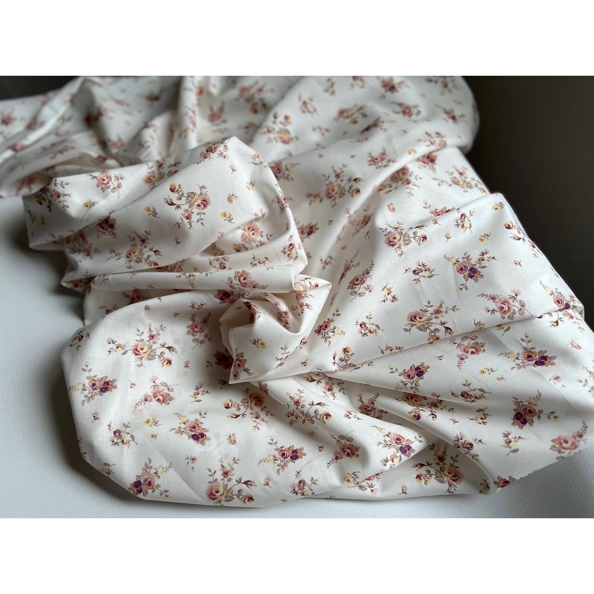 Nina - Batiste de coton Silkyne BIO imprimé exclusif Nina - Batiste de coton Silkyne BIO imprimé exclusif