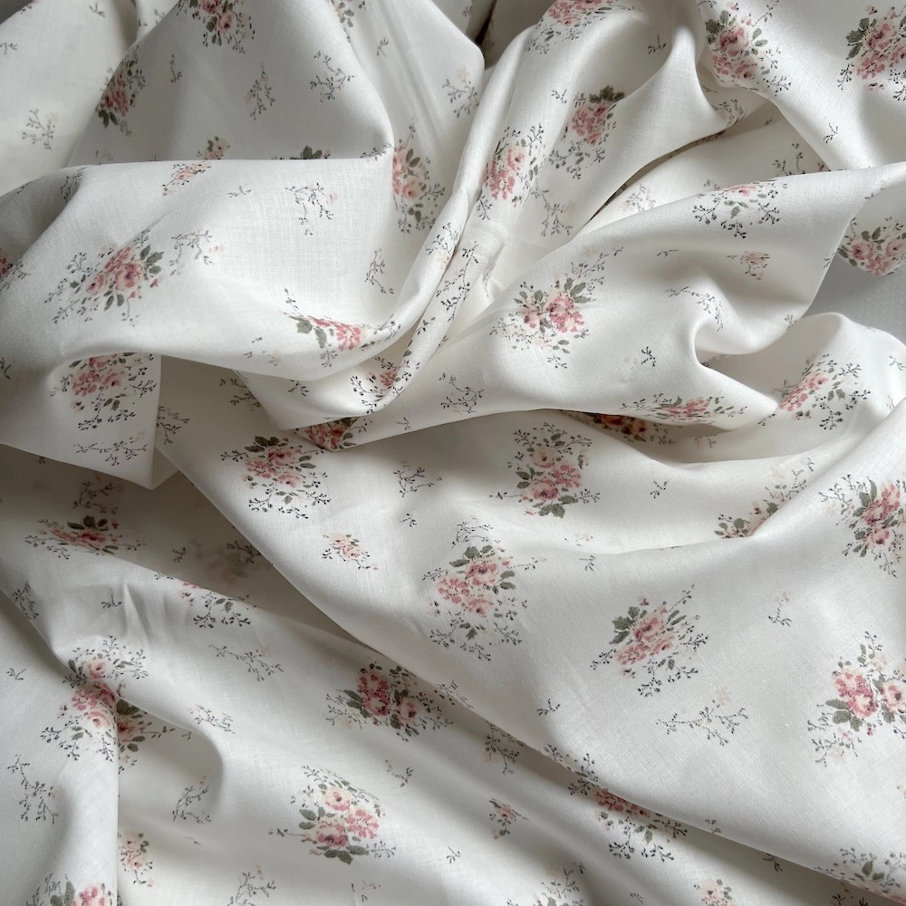 Romance - Batiste de coton BIO imprimé exclusif rose Tissus issus de l'agriculture biologique  - 1