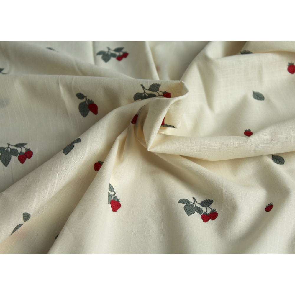 Popeline de coton BIO flamée / rustique motif exclusif fraises