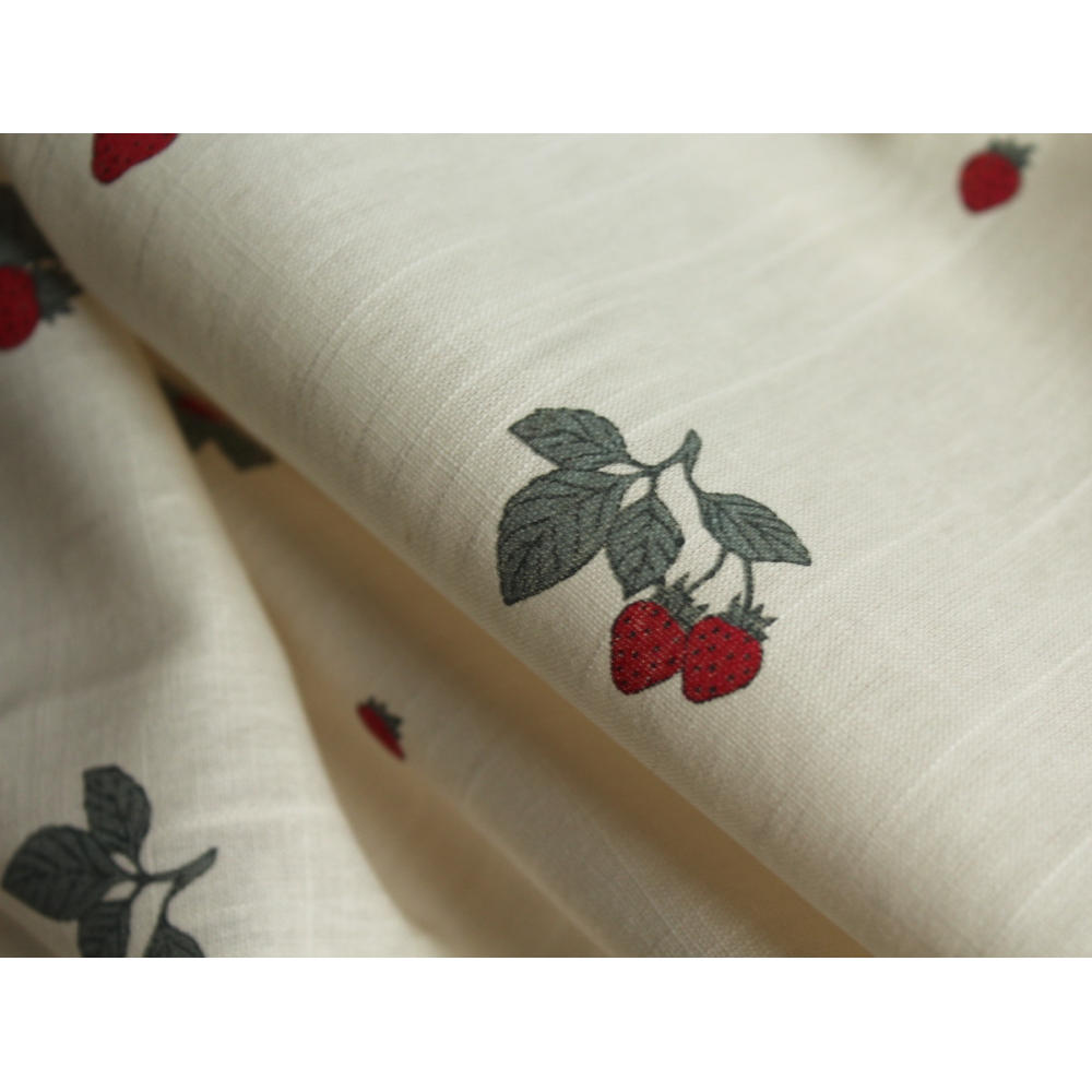 Popeline de coton BIO flamée / rustique motif exclusif fraises