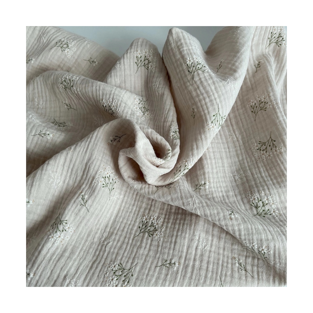 Camomille - Double gaze de coton BIO crème motif exclusif Camomille - Double gaze de coton BIO crème motif exclusif
