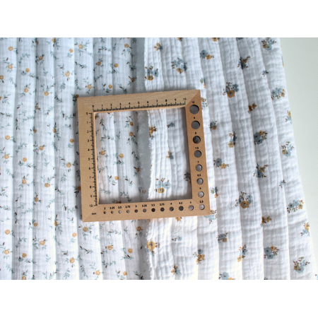 Tissu matelassé double gaze coton Janet/Hope blanc motifs fleuris Tissu matelassé double gaze coton Janet/Hope blanc motifs fleuris