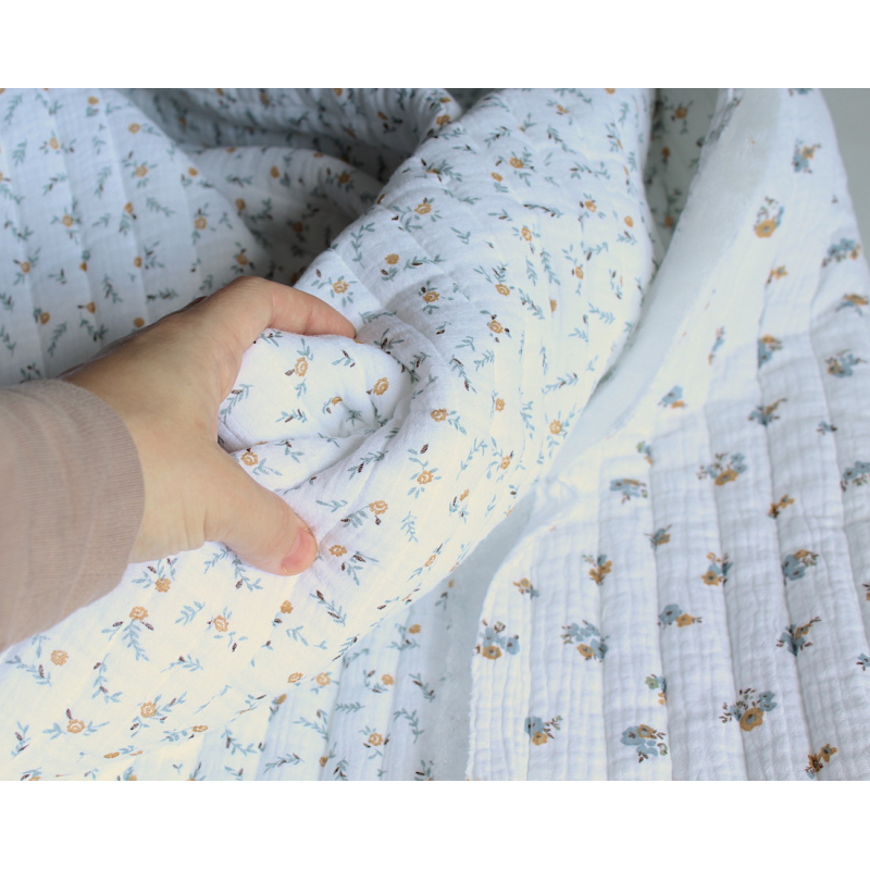 Tissu matelassé double gaze coton Janet/Hope blanc motifs fleuris