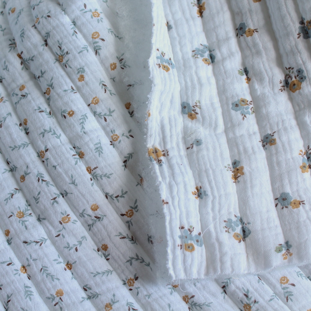 Tissu matelassé double gaze coton Janet/Hope blanc motifs fleuris