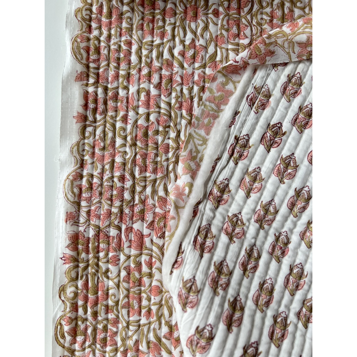 Tissu indien matelassé double face coton hand block traditionnel Qualité Oeko-tex - 9 Tissu indien matelassé double face coton hand block traditionnel Qualité Oeko-tex - 9