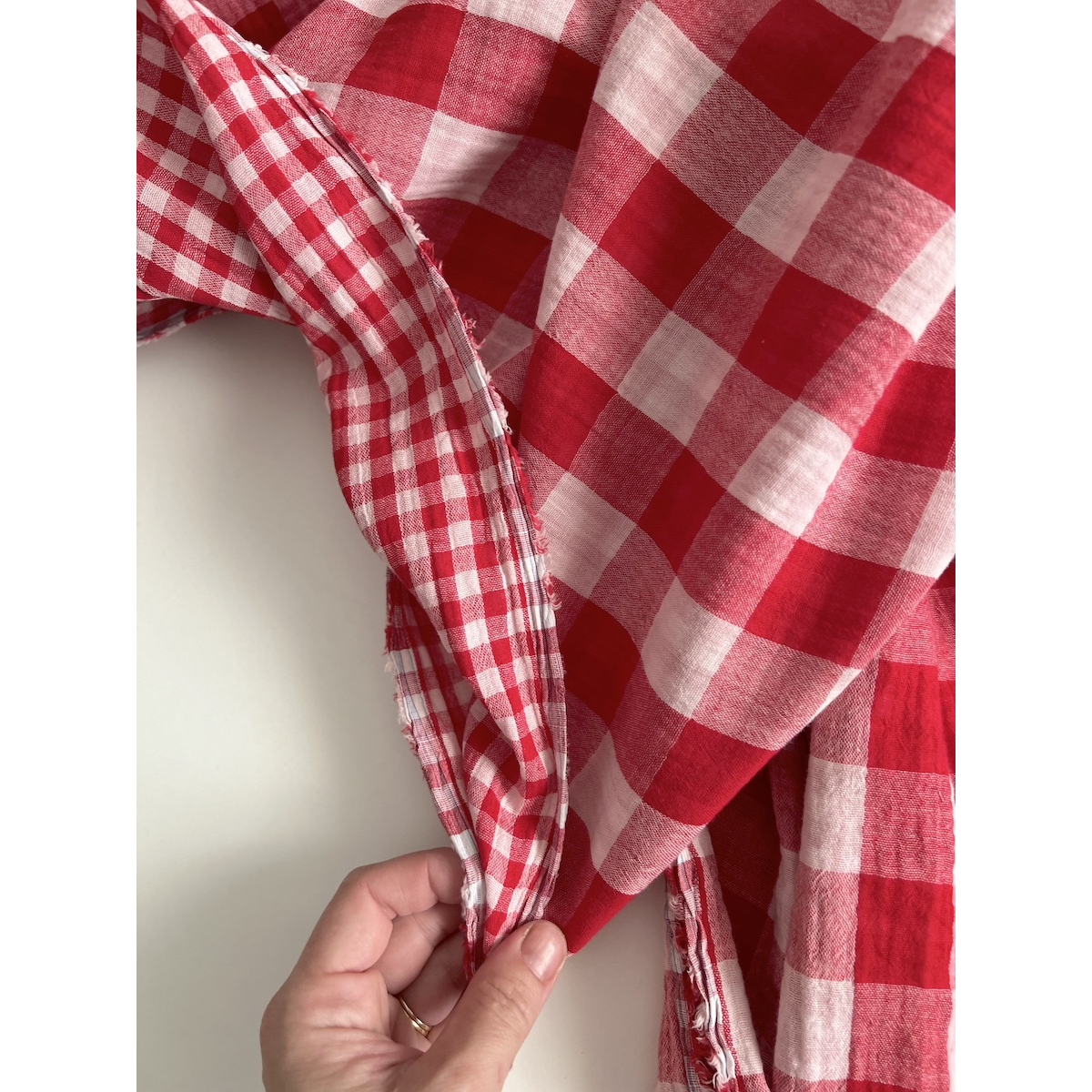 Double gaze de coton vichy réversible rouge / blanc Qualité Oeko-tex - 7 Double gaze de coton vichy réversible rouge / blanc Qualité Oeko-tex - 7