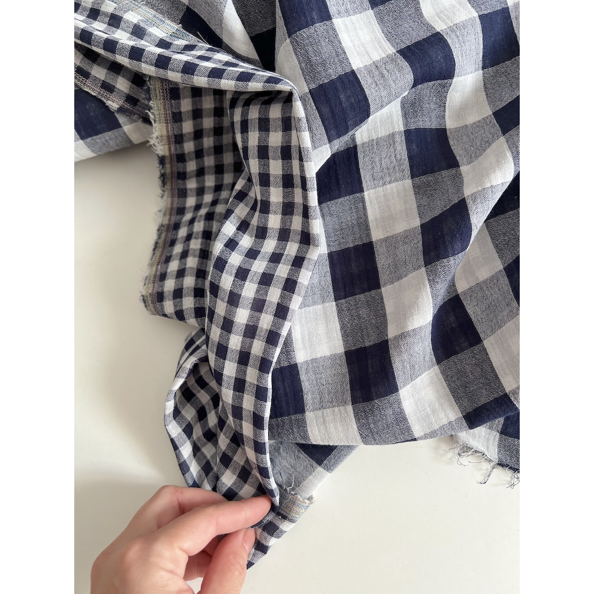 Double gaze de coton vichy réversible bleu marine / blanc Qualité Oeko-tex - 2