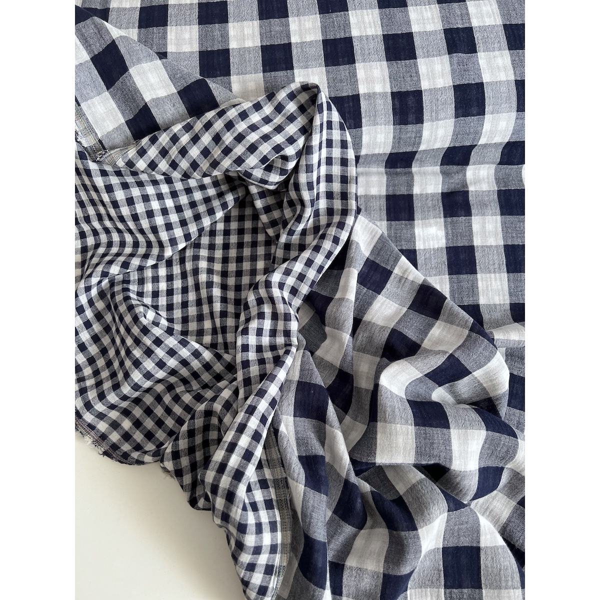 Double gaze de coton vichy réversible bleu marine / blanc Qualité Oeko-tex - 7