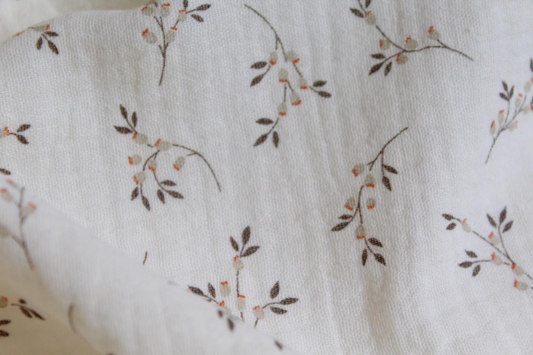 Thaïs - Double gaze de coton BIO écru à motifs fleuris Tissus issus de l'agriculture biologique  - 4