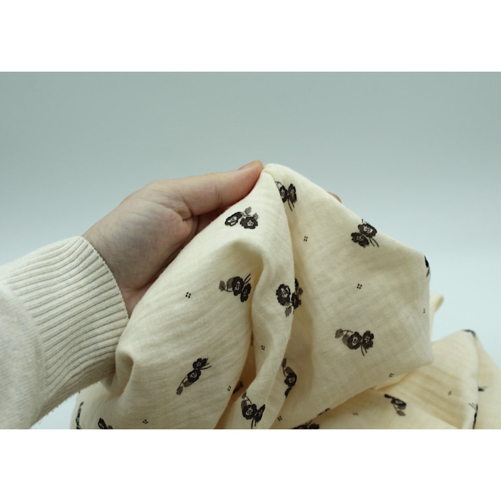 Hana - Double gaze de coton BIO écru motif exclusif Ebène