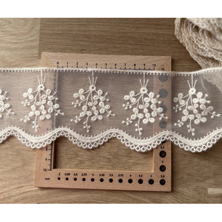 Galon tulle souple crème broderie coton brodé 80mm x 1m Galon tulle souple crème broderie coton brodé 80mm x 1m