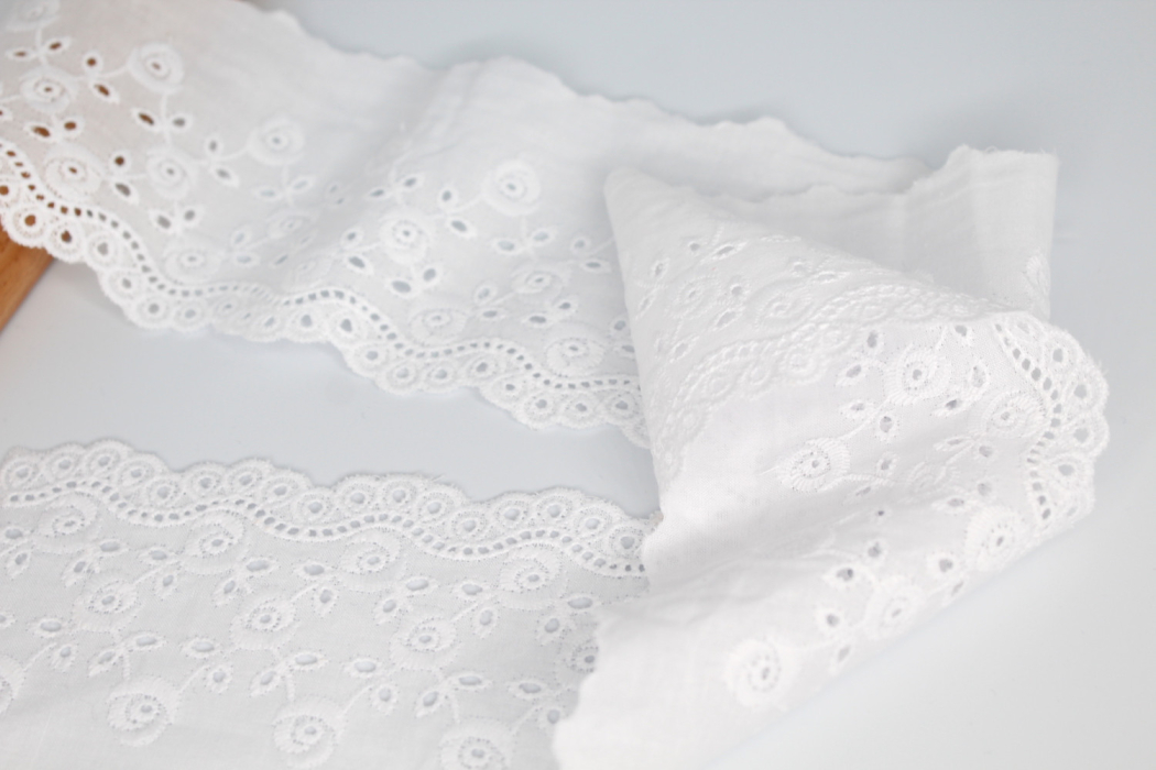 Galon coton broderie anglaise brodé 75mm x 1m