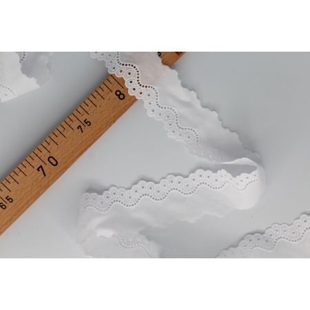 Galon coton broderie anglaise brodé 40mm x 1m Galon coton broderie anglaise brodé 40mm x 1m