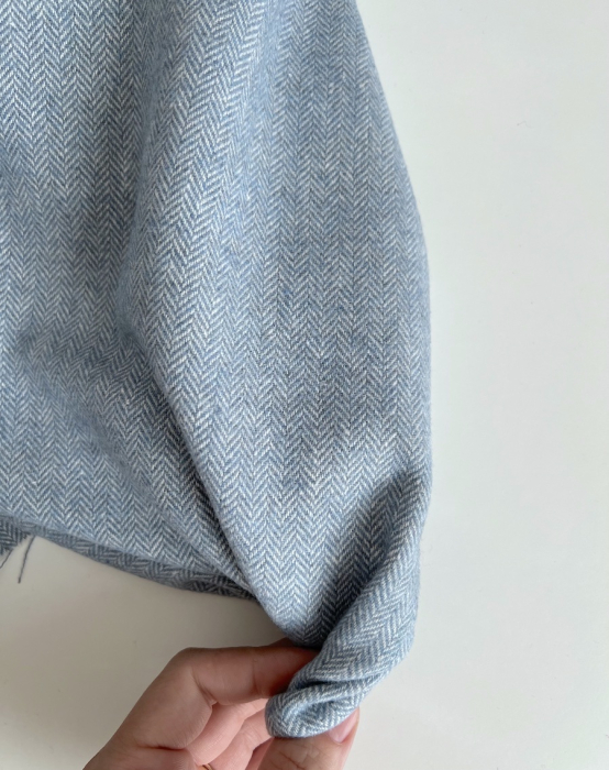 Tissu chevrons texturé coton / laine coloris bleu porcelaine Batikou - 2