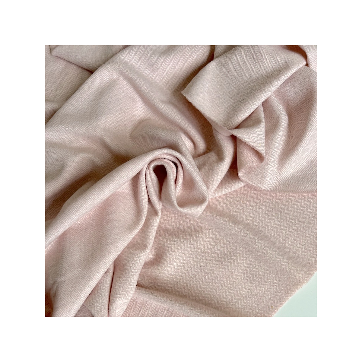 Tissu chevrons texturé coton / laine coloris rose poudré Tissu chevrons texturé coton / laine coloris rose poudré