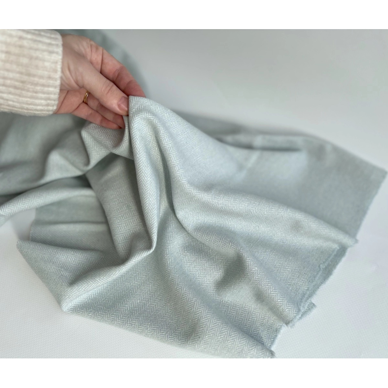 Tissu chevrons texturé coton / laine coloris bleu Celeste