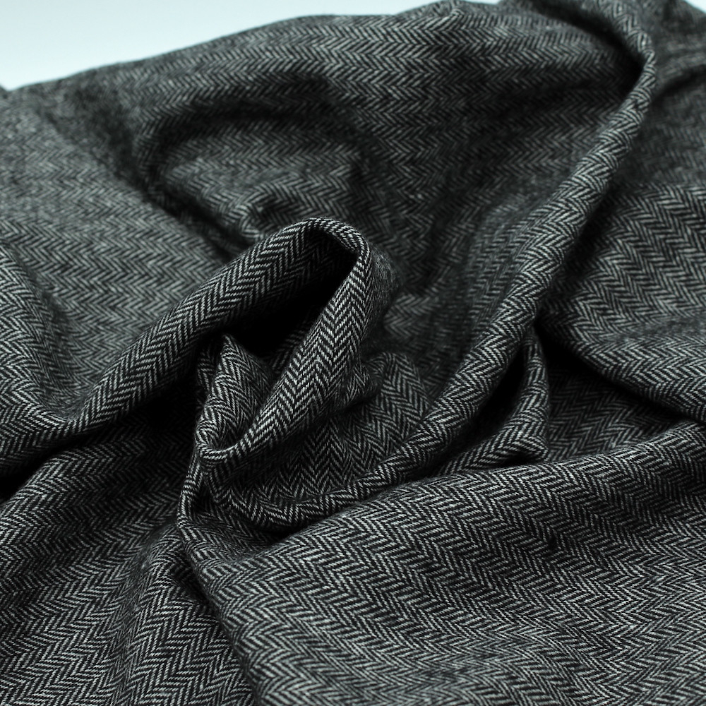Tissu chevrons texturé coton / laine coloris noir Batikou - 1