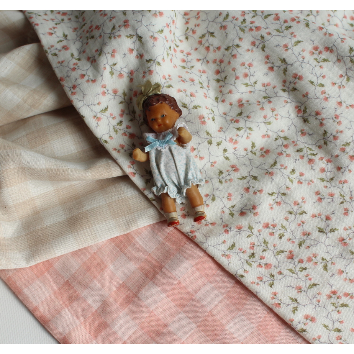 Double gaze de coton lisse vichy beige / blanc