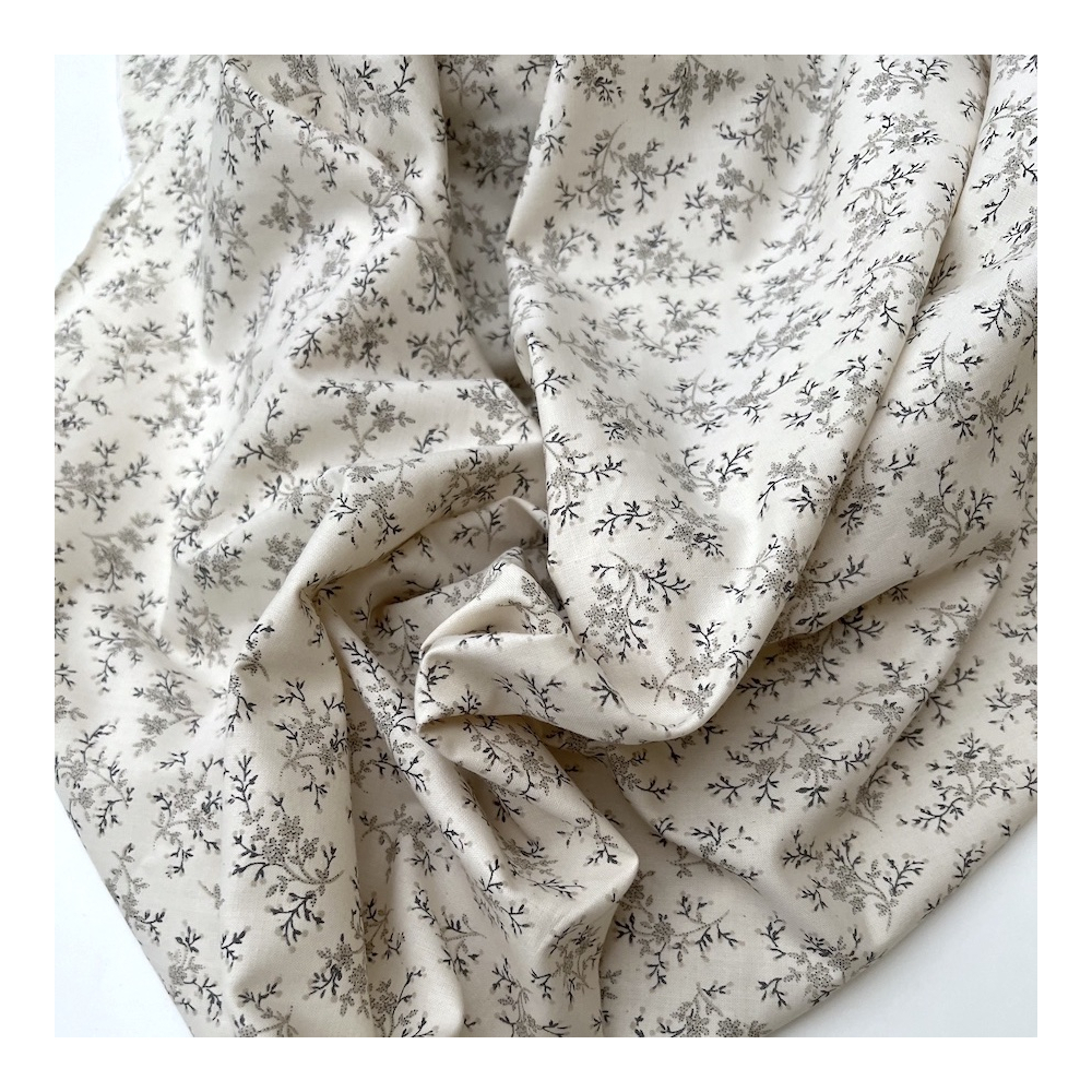 Meriem - Popeline de coton douce exclusif imprimé beige fond écru Tissus issus de l'agriculture biologique  - 1