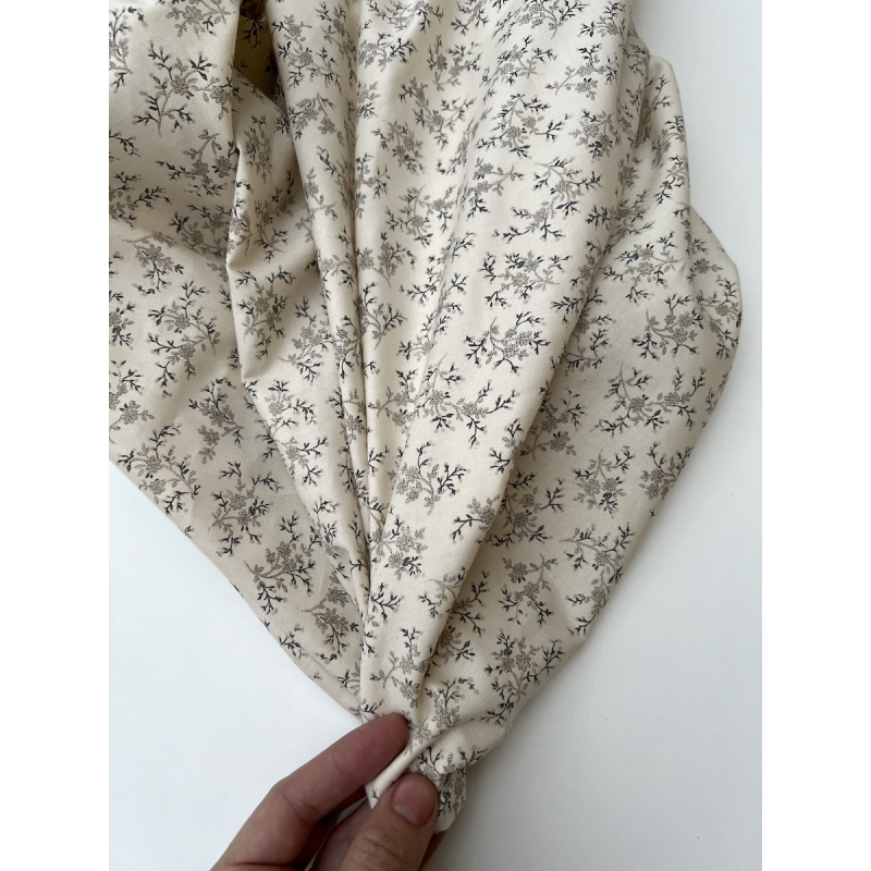 Meriem - Popeline de coton douce exclusif imprimé beige fond écru Tissus issus de l'agriculture biologique  - 6