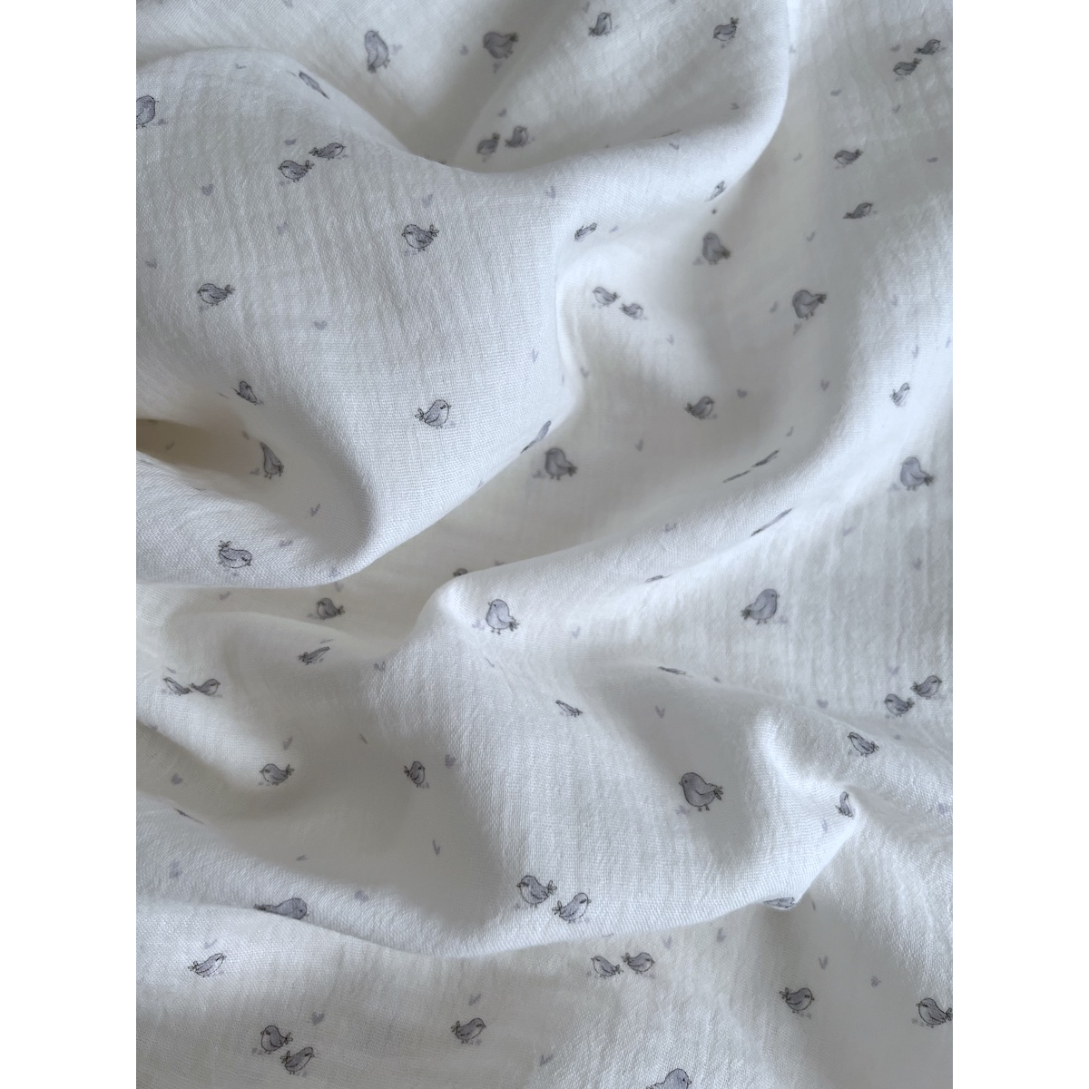 Charly - Double gaze de coton blanc lait motif petits oiseaux gris Tissus issus de l'agriculture biologique  - 4