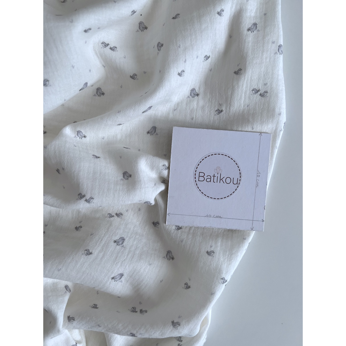 Charly - Double gaze de coton blanc lait motif petits oiseaux gris Tissus issus de l'agriculture biologique  - 6