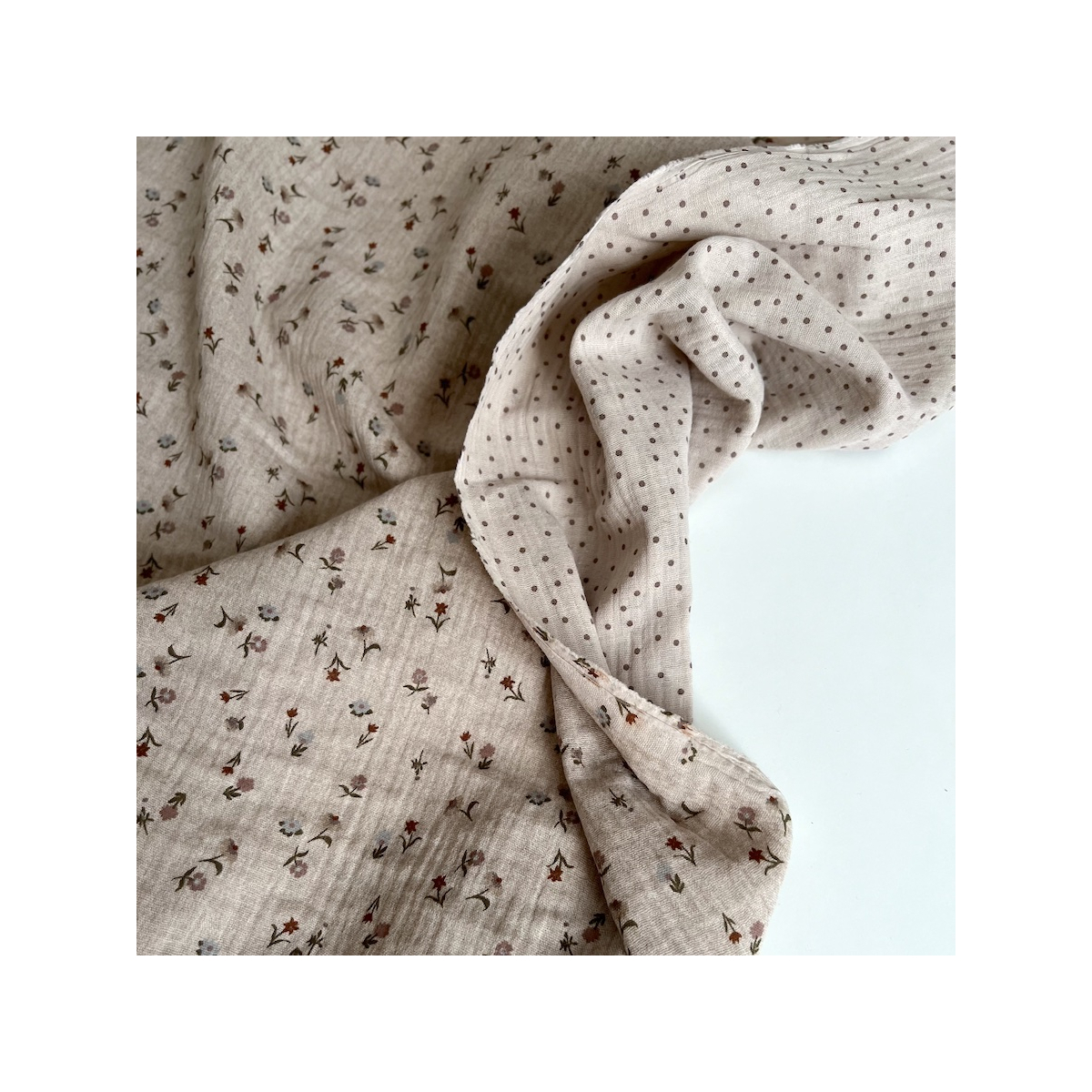 Maxime - Double gaze de coton double face coloris beige chiné Tissus issus de l'agriculture biologique  - 1 Maxime - Double gaze de coton double face coloris beige chiné Tissus issus de l'agriculture biologique  - 1