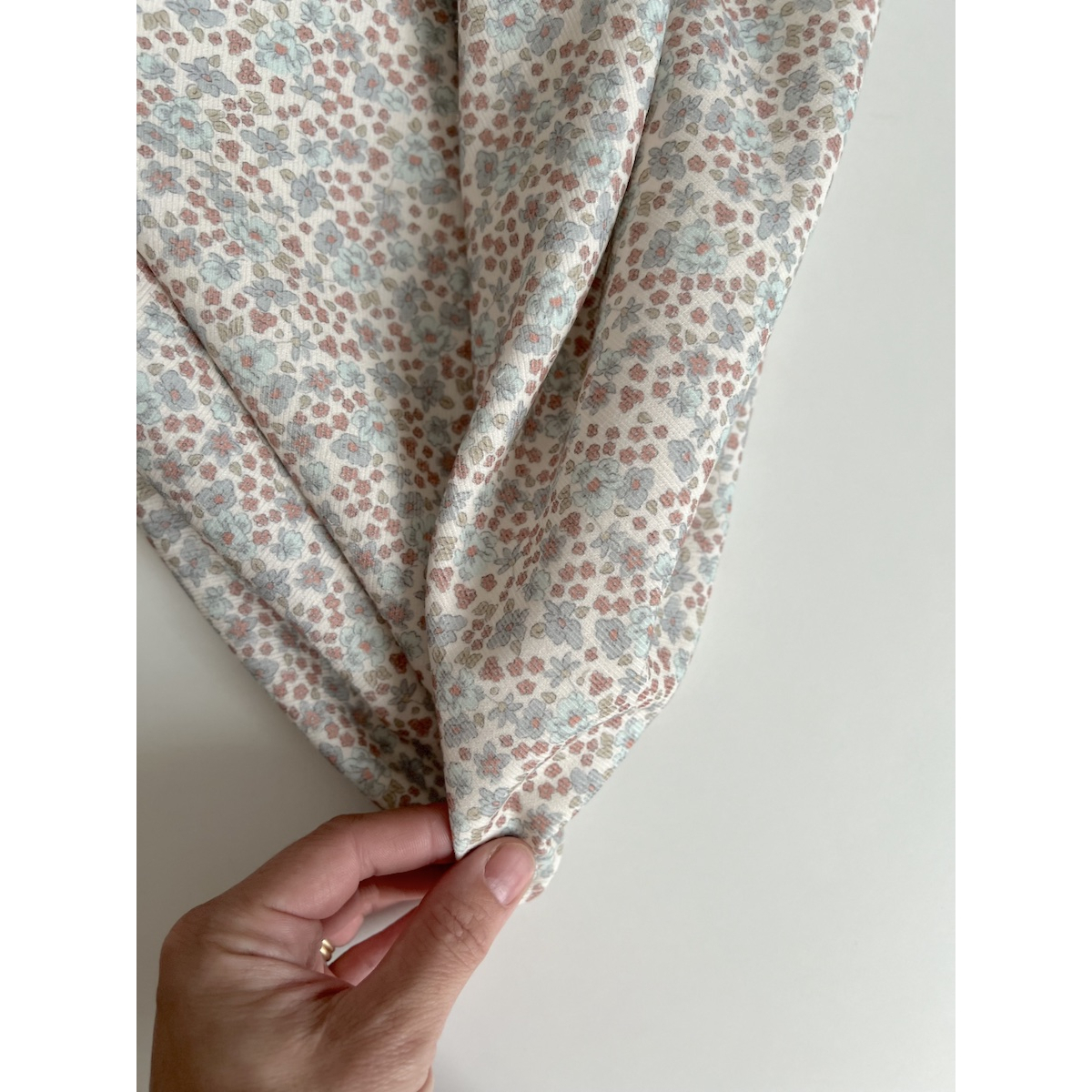 Kristen - Velours milleraies coton organique imprimé fleuri bleuet  - 4