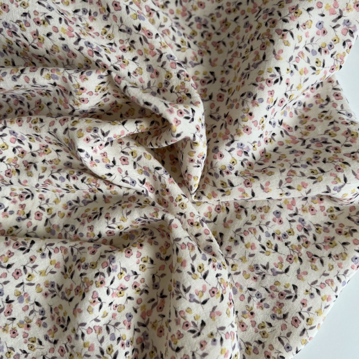 Mila - Double gaze de coton coloris fond écru imprimé fleuri Tissus issus de l'agriculture biologique  - 1