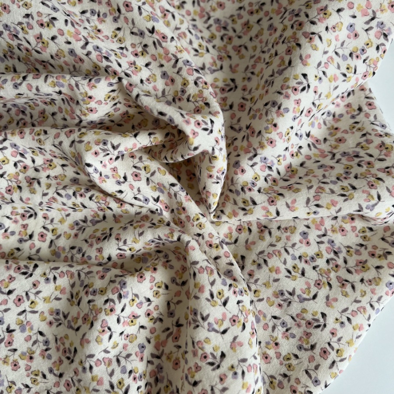 Mila - Double gaze de coton coloris fond écru imprimé fleuri Tissus issus de l'agriculture biologique  - 1