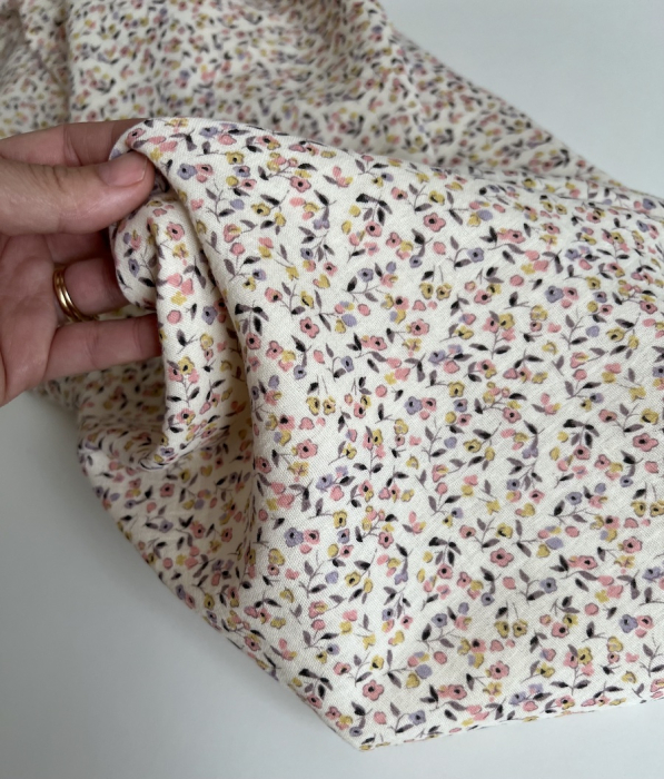 Mila - Double gaze de coton coloris fond écru imprimé fleuri Tissus issus de l'agriculture biologique  - 2