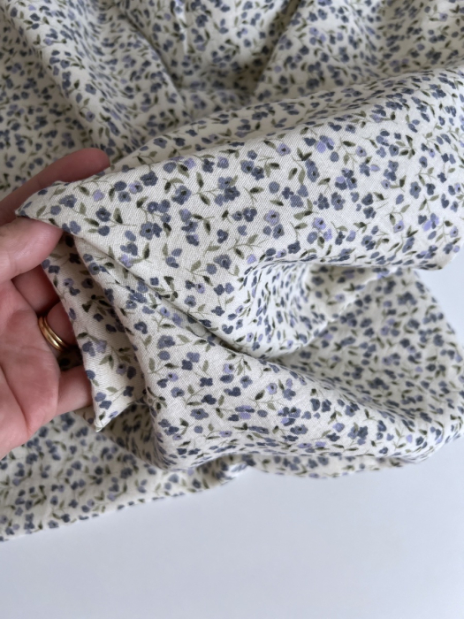 Mila - Double gaze de coton coloris fond écru imprimé fleuri Tissus issus de l'agriculture biologique  - 2