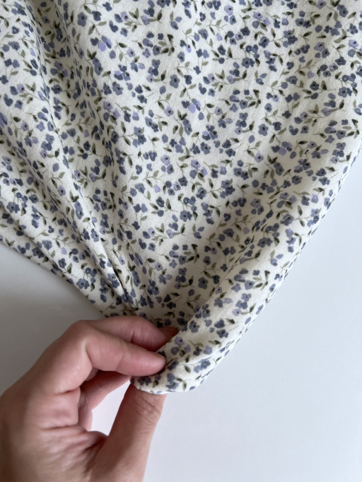 Mila - Double gaze de coton coloris fond écru imprimé fleuri Tissus issus de l'agriculture biologique  - 4