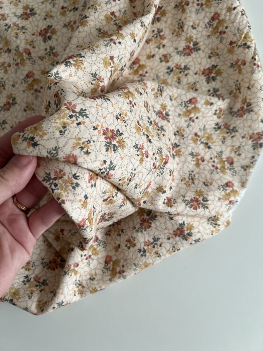 Judith - Seersucker / Coton gaufré doux fond écru motif fleuri Batikou - 2