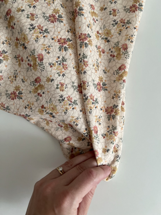Judith - Seersucker / Coton gaufré doux fond écru motif fleuri Batikou - 3